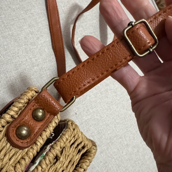 Boho Chic Wicker Basket Style Crossbody Bag-Brown Faux Leather Strap-Brass Tone - Picture 12 of 16